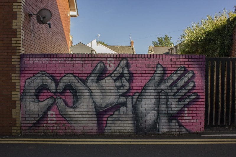 Sign Language Building Spotlight for Sign Language | Digital Learning
